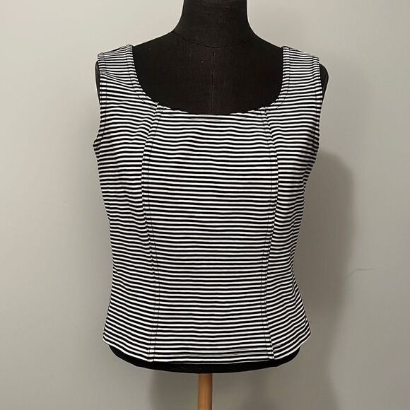 Worthington Women's Black And White Sleeveless Crop Top - Picture 1 of 6